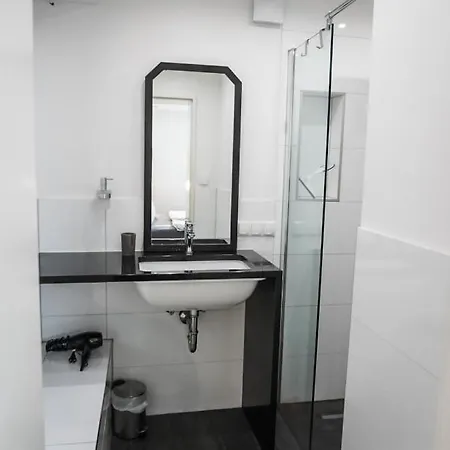 Neu gebautes Apartment mit Sonnenterasse in der Nähe vom Siebengebirge&Bonn Königswinter Exterior foto